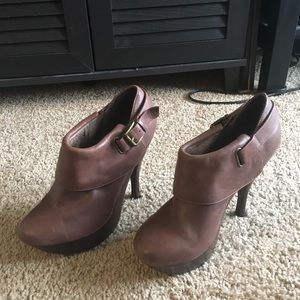 AURI Brown Heeled Leather Booties - 10
